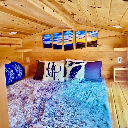 Cute Sedona Green-Certified Cedar Tiny Home コットンウッド エクステリア 写真