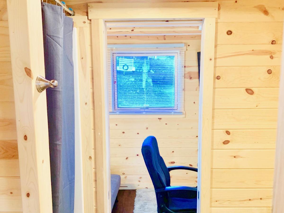 Cute Sedona Green-Certified Cedar Tiny Home コットンウッド エクステリア 写真