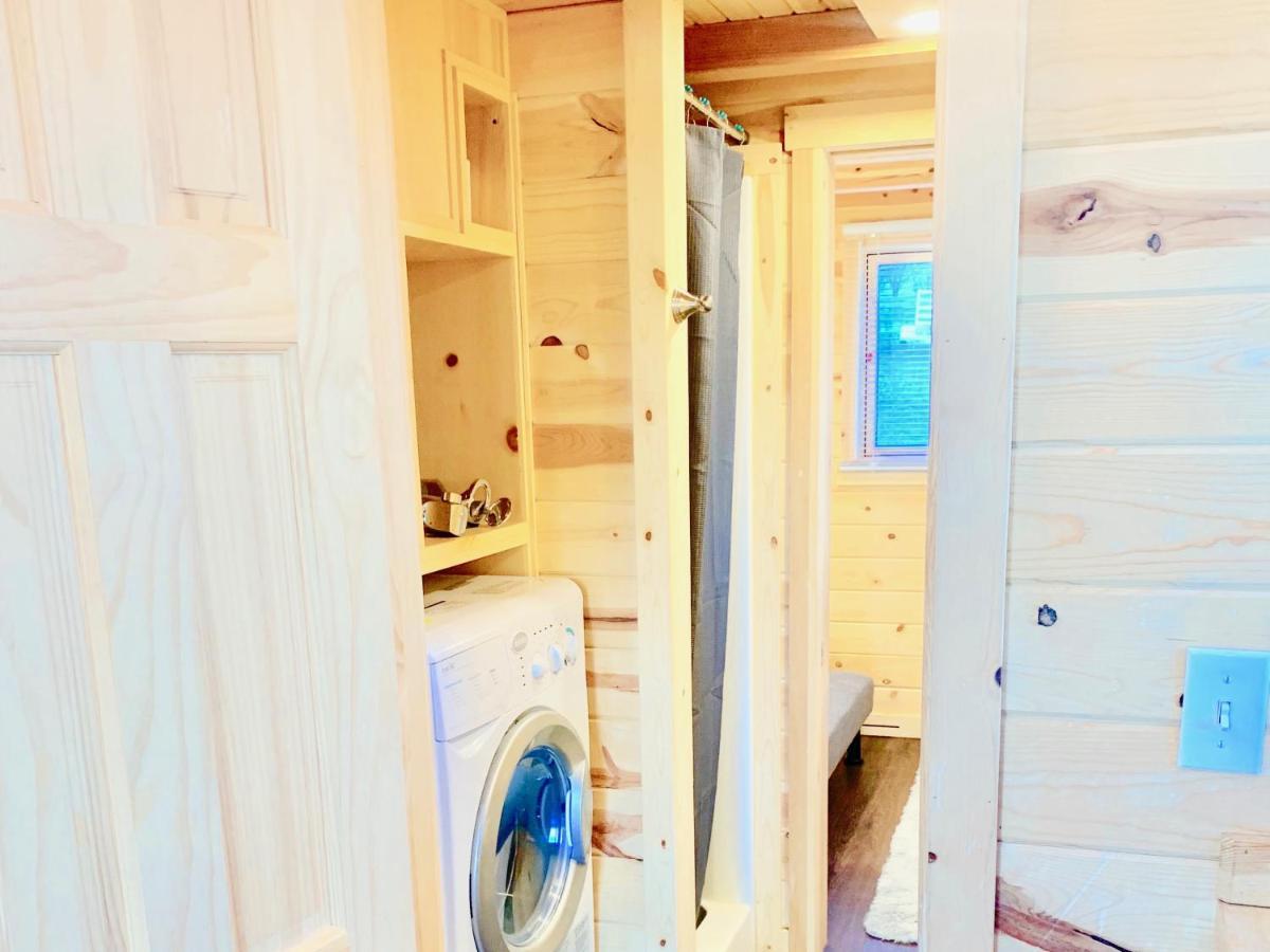 Cute Sedona Green-Certified Cedar Tiny Home コットンウッド エクステリア 写真